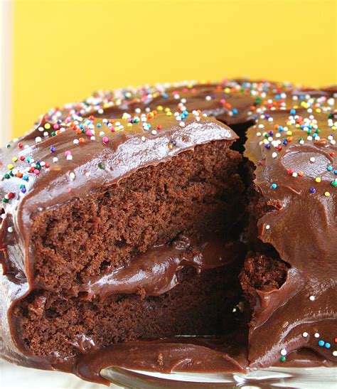 Old-Fashioned Chocolate Cake | The Curvy Carrot