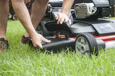 Toro TimeMaster 30-in Lawn Mower Review with Personal Pace - PTR