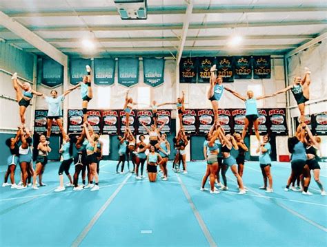 Senior Elite | Cheer stunts, Competitive cheer, Cheer extreme