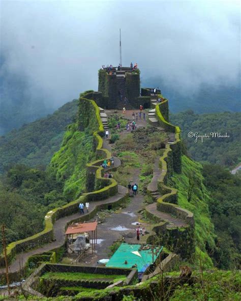 The Raigad Fort: Massive Fort 1,356 m Above Sea Level | themindcircle