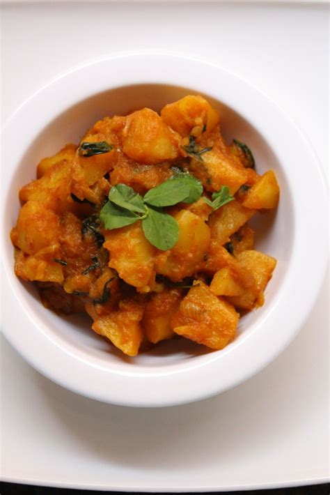 Aloo Sabzi Recipe, Aalu Ki Sabji - Yummy Indian Kitchen