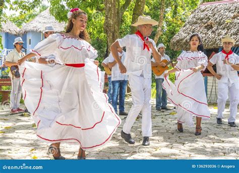 Dancers and Musicians Perform Cuban Folk Dance Editorial Photo - Image of ethnic, musician ...