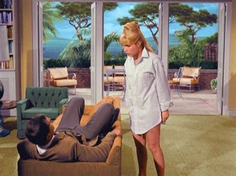 "I Dream of Jeannie" Season 1 Episode "The Lady in the Bottle" 1965-1966 60s Tv, Retro Tv, Nbc 4 ...