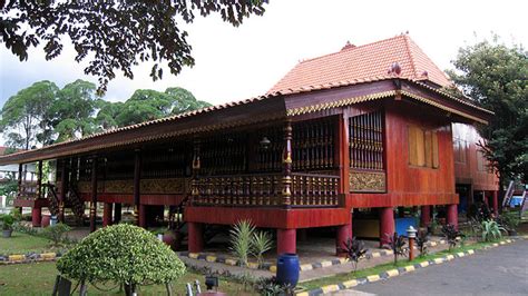 Rumah Adat Sumatera Selatan - Nama, Gambar, dan Keunikan | Freedomsiana