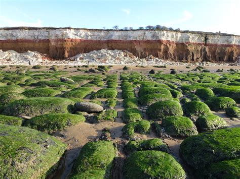 Wave-cut platform and Hunstanton cliffs © Richard Humphrey cc-by-sa/2.0 :: Geograph Britain and ...