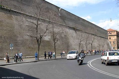 PHOTOS: Pope's border wall around Vatican - The American MirrorThe ...