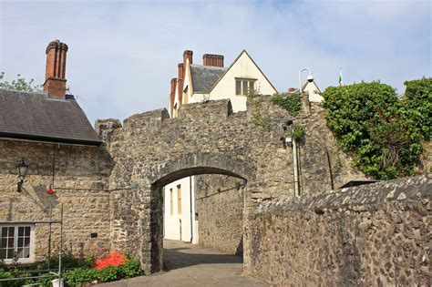 bigstock-St-Fagans-Castle-92258813 - Picniq Blog