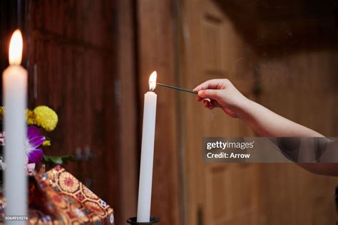 Japanese Funeral Ceremony High-Res Stock Photo - Getty Images