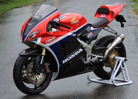 Fairing set street T13, Honda VFR400 NC30 – Clasic Bike Obsession