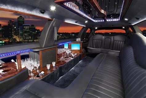 7 PASSENGER LINCOLN STRETCH LIM - LIMO SERVICE NYC