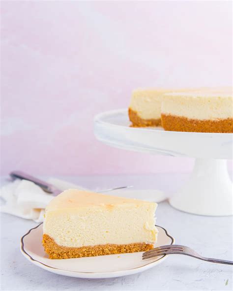 Classic Cheesecake with Graham Cracker Crust - Sense & Edibility (2023)