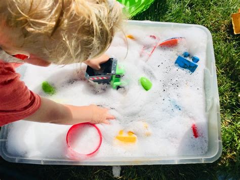 Sensory Bin with Water and Bubbles - Twin Mom Refreshed