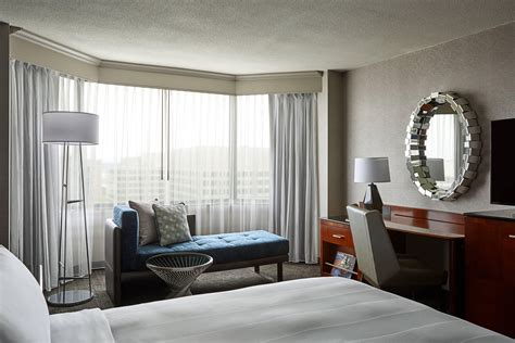 Arlington, VA Hotel Rooms - Crystal City Hotel Rooms | Crystal Gateway ...