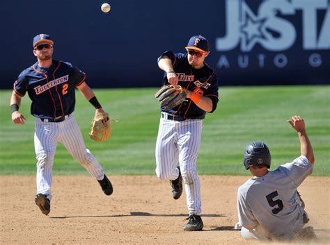 Photos — Cal State Fullerton baseball action – Orange County Register