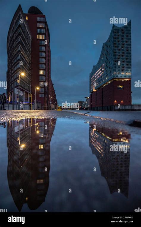 Elbphilharmonie lights hi-res stock photography and images - Alamy