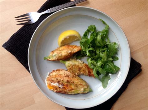 Courgette flowers for lunch :b - Friendly NettleFriendly Nettle