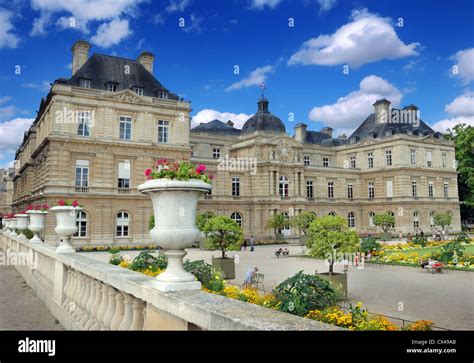 The Luxembourg Palace (Palais du Luxembourg) is located in the Luxembourg Garden (Jardin du ...