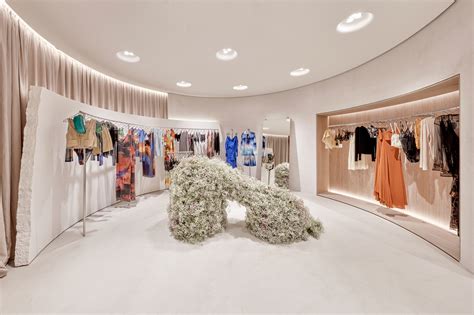 Portugal's first Zara reopens after extensive expansion and remodeling ...