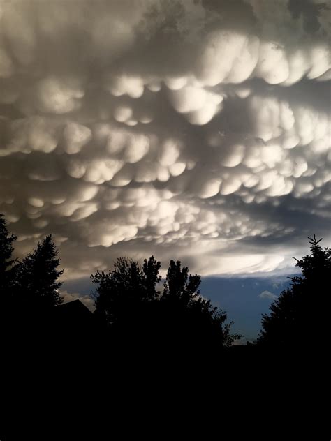 Mammatus clouds after a storm : r/Outdoors