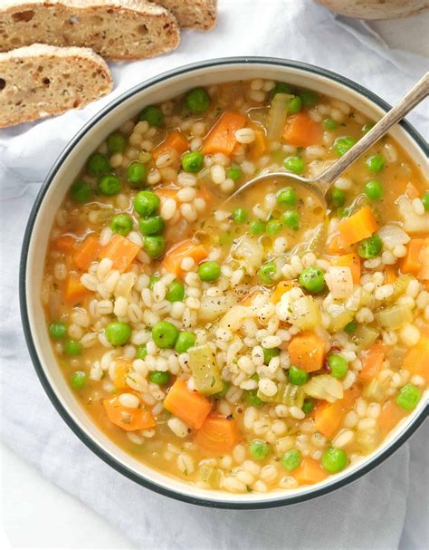 VEGETABLE BARLEY SOUP - The clever meal