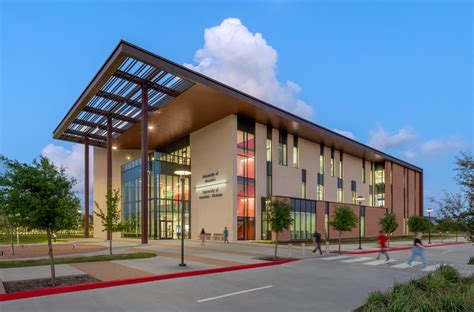 UH at Katy Academic Building - HarrisonKornberg Architects