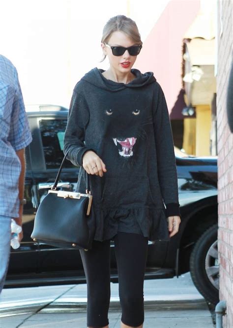 TAYLOR SWIFT Arrives at a Dance Studio in Los Angeles – HawtCelebs