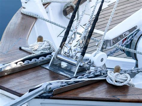 Sailing the Seas: A Guide to the Electric Boat Winch