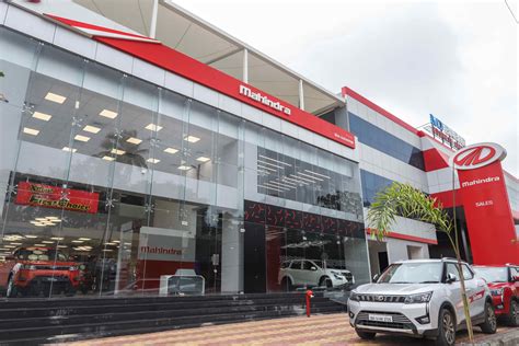 Shiv Mahindra Showroom | The Design Compound