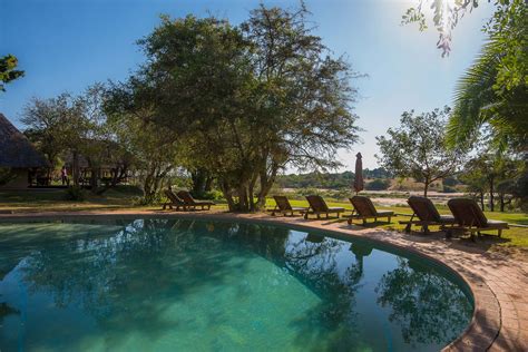 Inyati Game Lodge - Sabi Sands Lodges Reservations