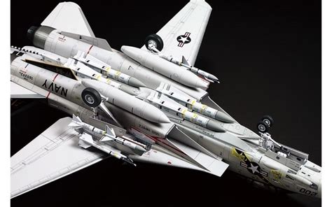 U.S. Navy Grumman F-14A Tomcat Fighter Aircraft Model Kit