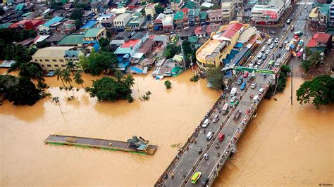 Floods overwhelm Philippines – DW – 08/09/2012