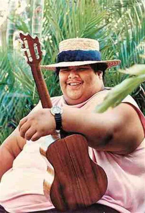 Israel Kamakawiwo'ole: The Hawaiian with the Golden Voice. | HubPages