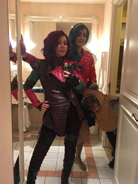 #DisneysHalloweenParty #DisneyHalloweenparty #Mal #evie #descendants # ...