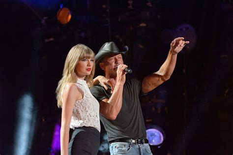 Taylor Swift brought out Tim McGraw to sing 'Tim McGraw' and people ...