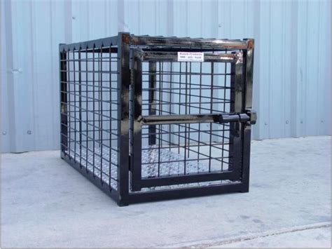 Heavy Duty Indestructible Escape-Proof Steel Dog Crate | Steel dog crate, Dog crate, Heavy duty ...