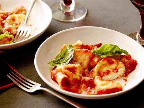 Cheese Ravioli with Marinara Sauce Recipe | Cooking Channel