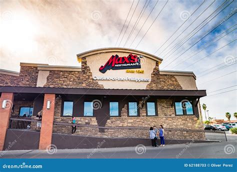 Max S Restaurant Cuisine of the Philippines Editorial Stock Photo ...