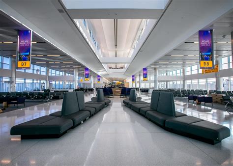 Denver opens B concourse extension, outdoor deck for United - The ...