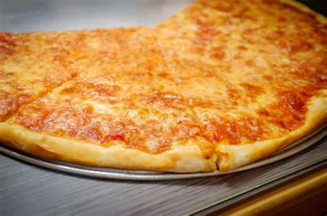 Easy Homemade New York-Style Pizza Recipe - Homemade Pizza Pro