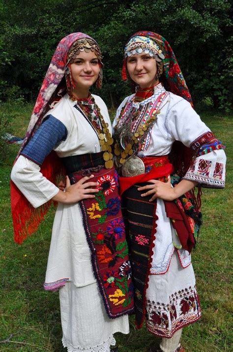 Bulgaria | Traditional outfits, Folk clothing, Bulgarian clothing