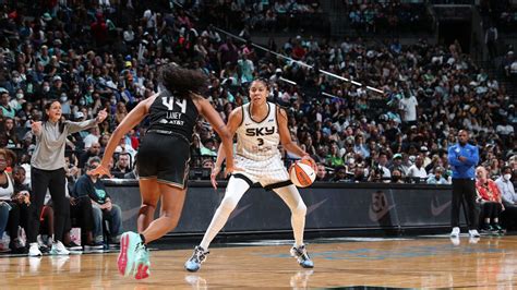 Chicago Sky back in WNBA semifinals against the Connecticut Sun - Axios ...