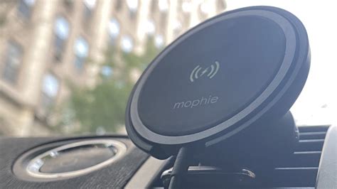 Mophie Snap+ Wireless Vent Mount review: Good iPhone car charger, but not quite MagSafe