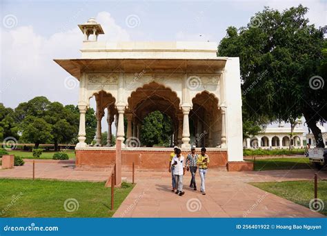 Architecture of Red Fort in New Delhi, India Editorial Photography - Image of decoration, column ...