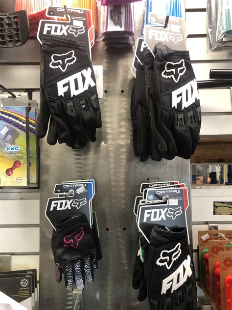 Fox Gloves — www.bennettsbikes.com