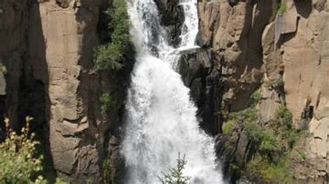 7 beautiful Colorado waterfalls with little to no hiking