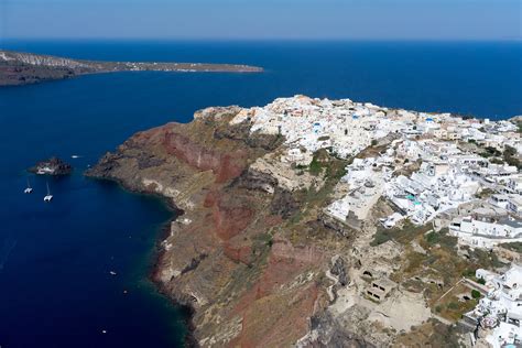 The Magnificent Volcanic Island of Santorini - Explore Greece