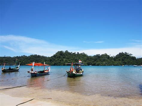 Pantai Sendang Biru Obyek Wisata yang Sangat Indah di Malang - Jawa Timur