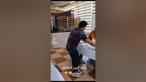 amazing waiter@prank on customers#cant stop laughing - YouTube