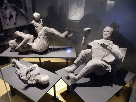 VI.17.42 Pompeii. Victims 50 to 53, May 2018. Plaster casts of ...