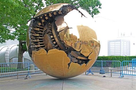 public art sculpture | Public Art in Chicago: New York City: Sculptures at United ...